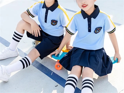 亿力制衣厂-校服定制,适用于：南宁校服、南宁班服、幼儿园园服、小学校服、初中校服、高中校服、中专校服、大学校服、班服...